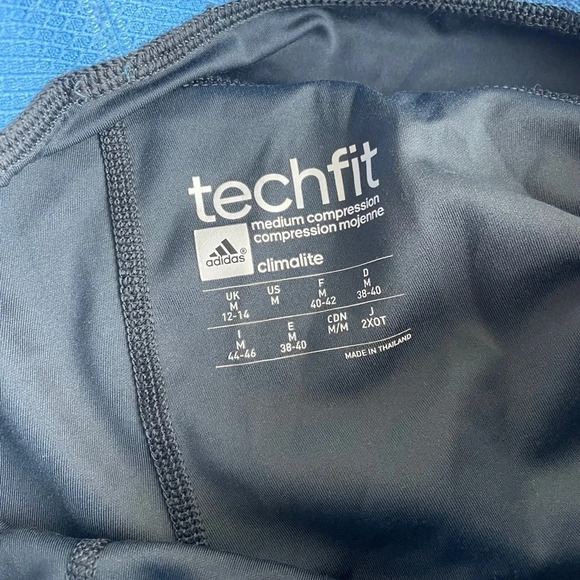 Adidas women’s shorts- size M - Picture 4 of 4